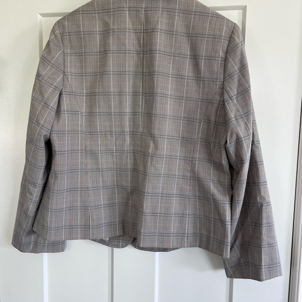 Ladies jacket - Picture 2 of 7